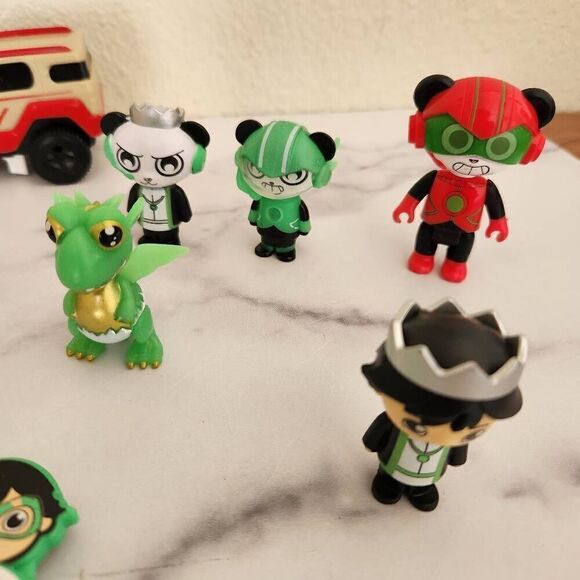 Ryan World toys bundle figurines accessories fidget spinner - Picture 5 of 6